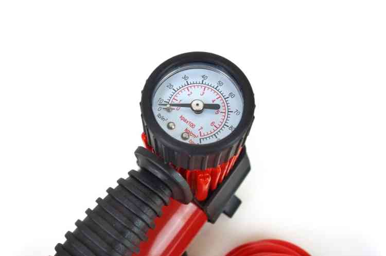 KOMPRESOR SAMOCHODOWY POMPKA ELEKTRYCZNA 12V 7 BAR