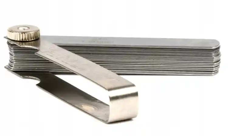 AMiO SZCZELINIOMIERZ LISTKOWY 32 LISTKI ZAKRES POMIARU 0,02-1 mm