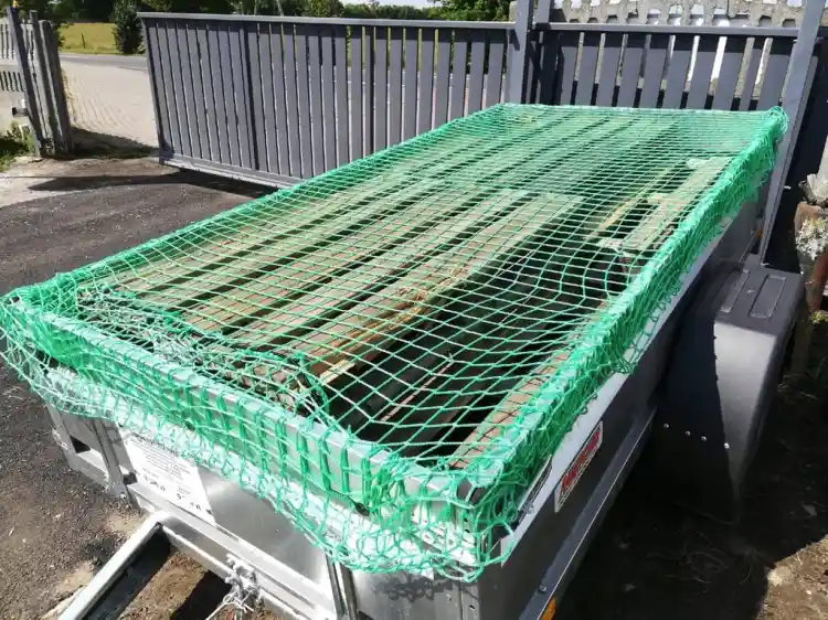 SIATKA ZABEZPIECZAJĄCA ŁADUNEK PRZYCZEPKI 250X450CM 2,5x4,5m Z GUMĄ KNOTT