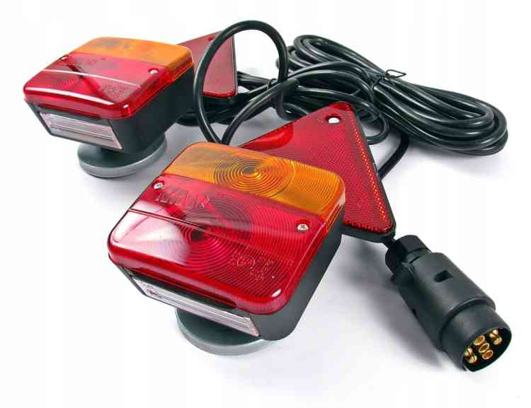 ZESTAW ŚWIATEŁ LAMP DO PRZYCZEPKI TRÓJKAT MAGNES