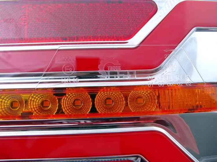 LAMPY TYLNE LED ZESPOLONE DYNAMICZYNY KIERUNEK KPL